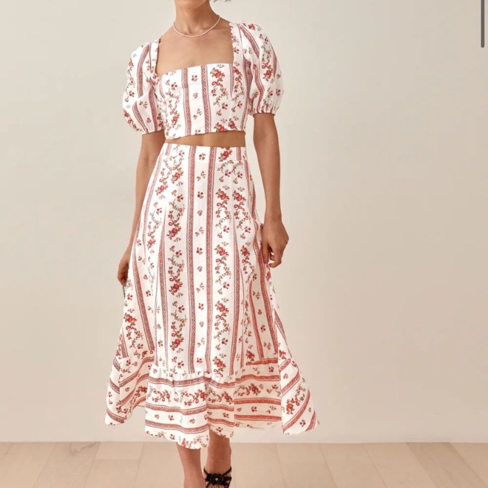 REFORMATION yucca linen two piece in Vienna. Size 0. Worn once Perfect condition